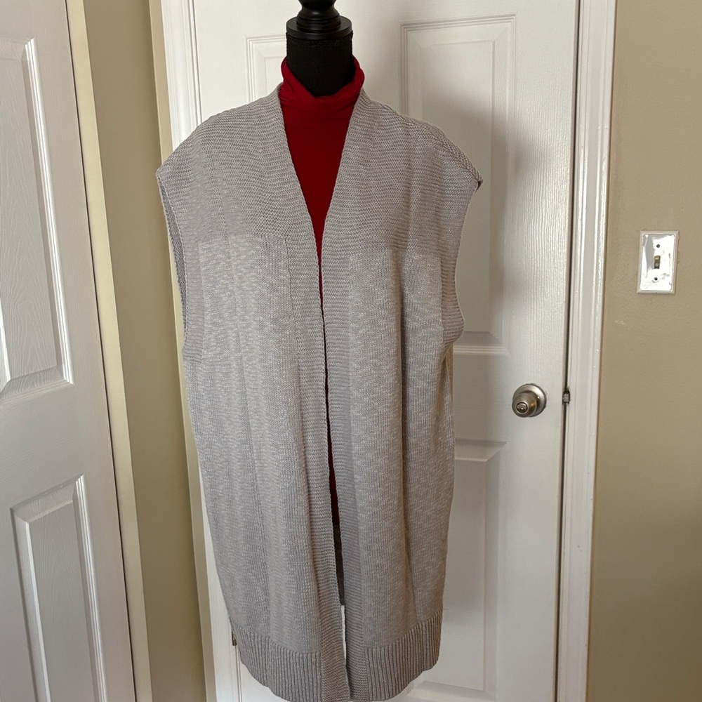 Gray Sleeveless Open Cardigan